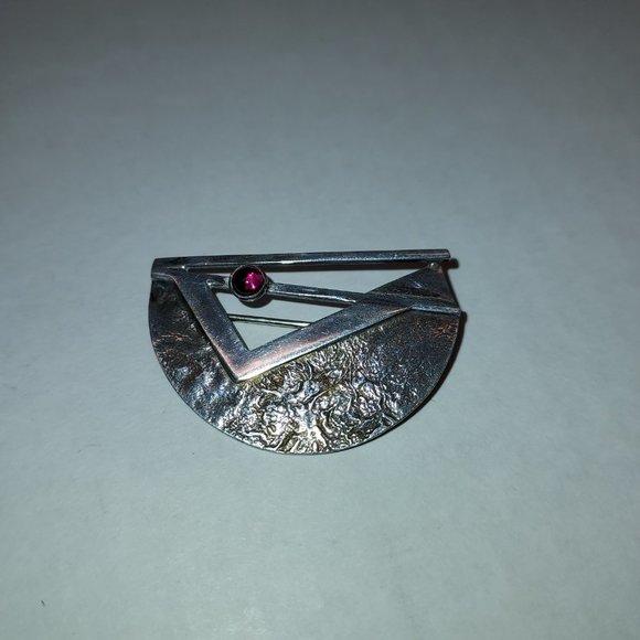 Modernist/Japanese Half Moon Handmade sterling Brooch with Garnet - Picture 3 of 12